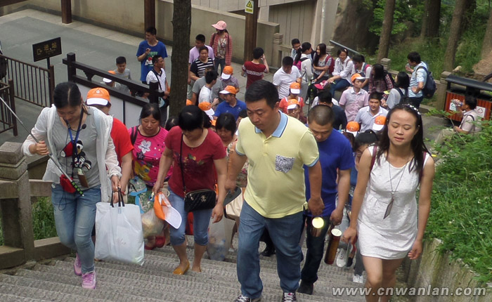 缆车入口处合影